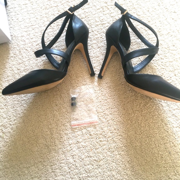 ALDO Aresa-96 Black 4” Heels - Picture 2 of 13